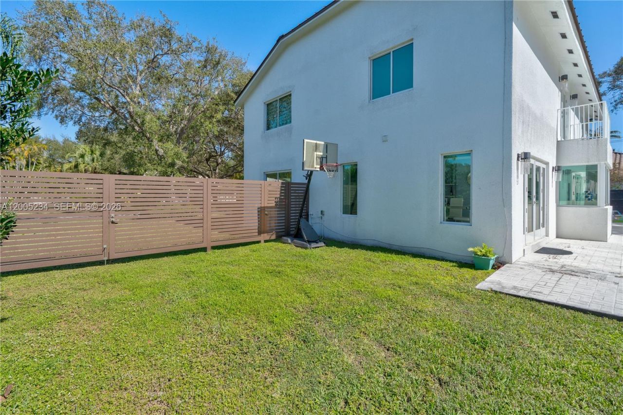 7330 SW 165th St, Palmetto Bay, FL 33157 Photo