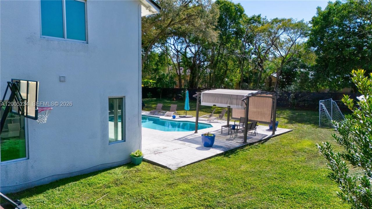 7330 SW 165th St, Palmetto Bay, FL 33157 Photo