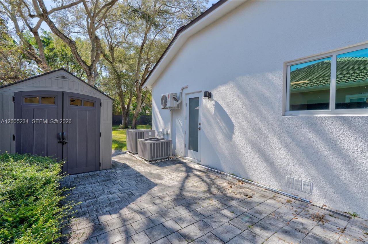 7330 SW 165th St, Palmetto Bay, FL 33157 Photo