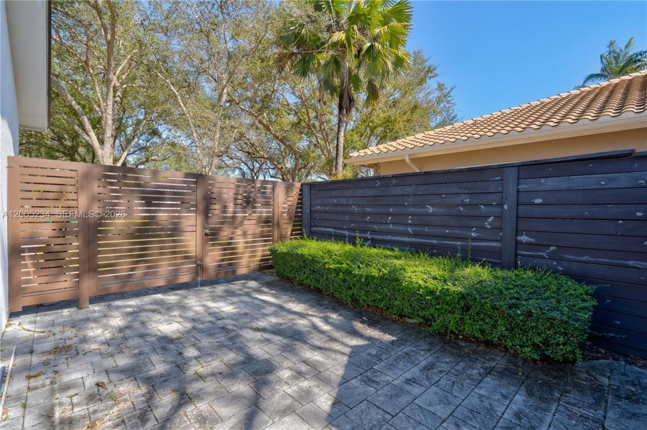 7330 SW 165th St, Palmetto Bay, FL 33157 Photo