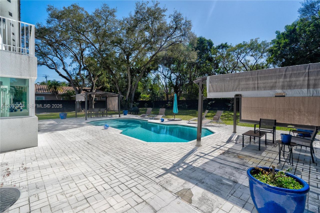 7330 SW 165th St, Palmetto Bay, FL 33157 Photo