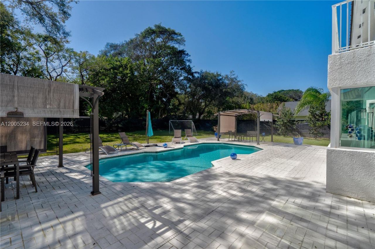 7330 SW 165th St, Palmetto Bay, FL 33157 Photo