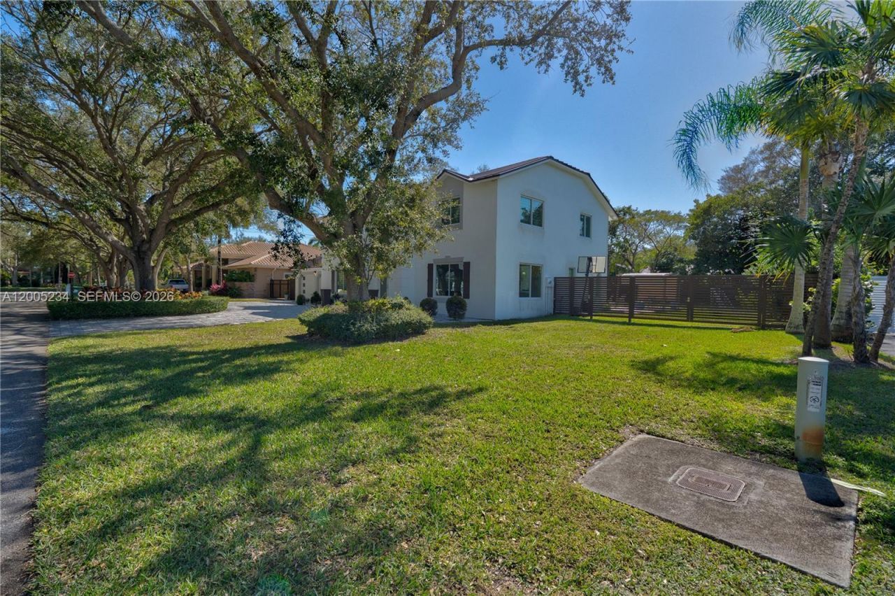 7330 SW 165th St, Palmetto Bay, FL 33157 Photo