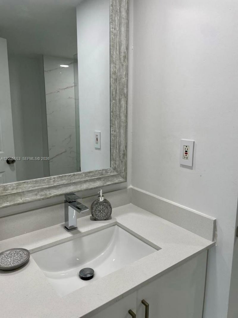 9800 W Bay Harbor Dr , Unit 603, Bay Harbor Islands, FL 33154 Photo