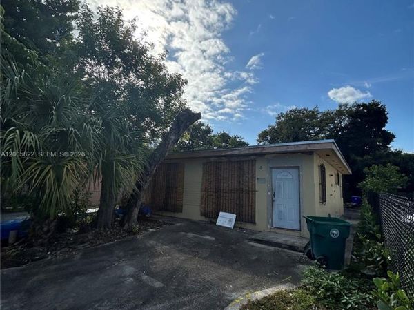 1780 NW 15th St , Miami, FL 33125