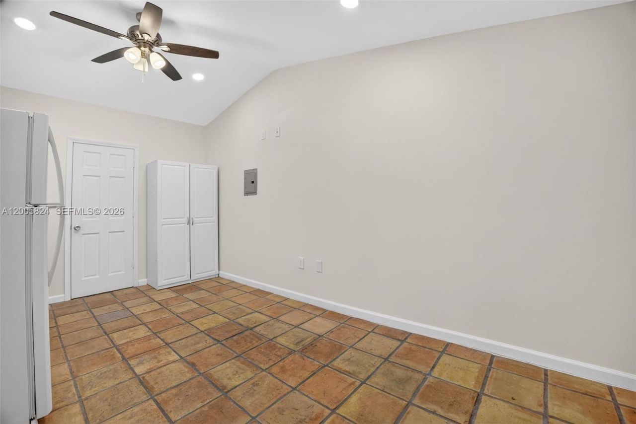 7941 SW 37th Ter , Unit studio, Miami, FL 33155 Photo