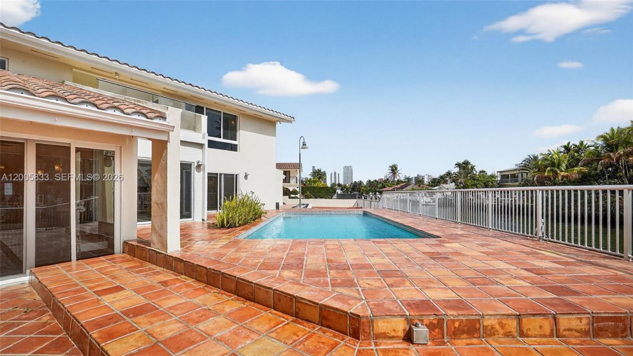 3226 NE 168th St , North Miami Beach, FL 33160 Photo