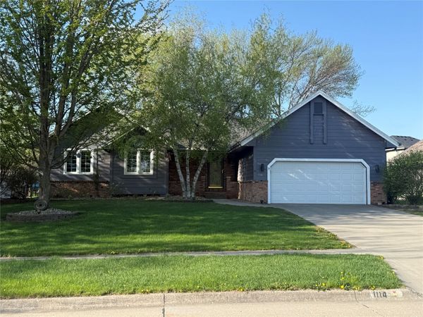 1114 NW Parkridge Drive, Ankeny, IA 50023