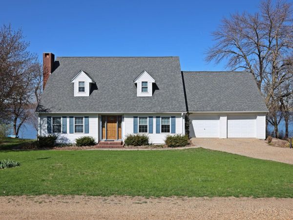 2219 454th Avenue, Wallingford, IA 51365