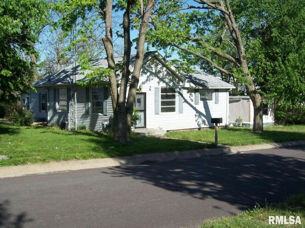 55 N COMMERCIAL Street, Winchester, IL 62694