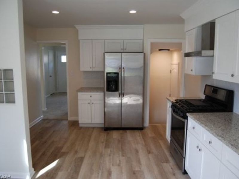 9417 Fernhill Avenue, Parma, OH 44129 Photo 2