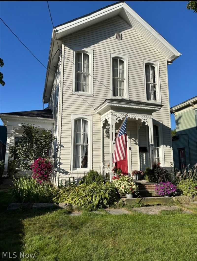 8145 Maple Avenue , Garrettsville, OH 44231