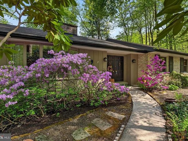 9 BROWNSTONE DRIVE, HERSHEY, PA 17033