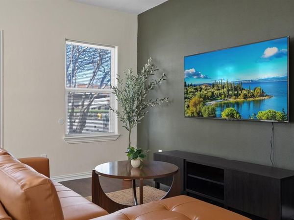 4216 E Side Avenue, Dallas, TX 75226