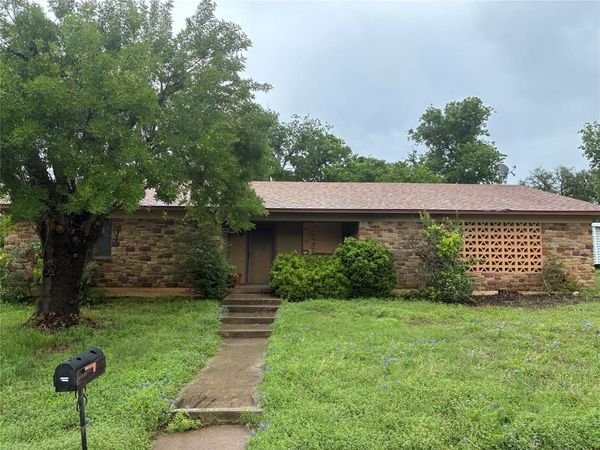 1016 Karen Lane, Goldthwaite, TX 76844