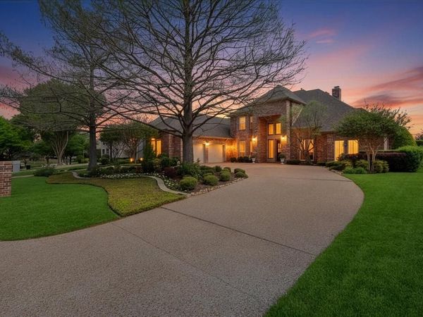 916 Amanda Drive, Mansfield, TX 76063