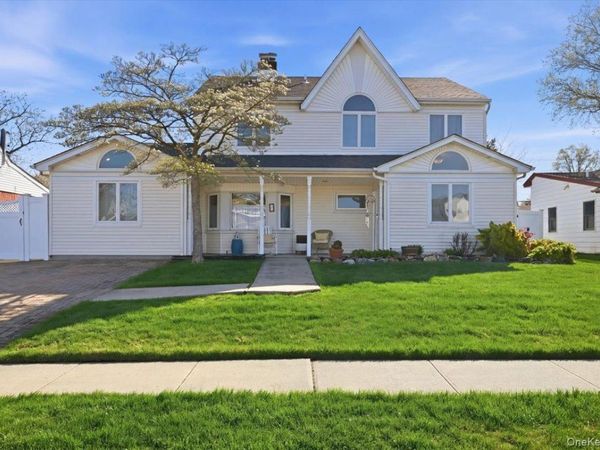 45 Horn Lane , Levittown, NY 11756