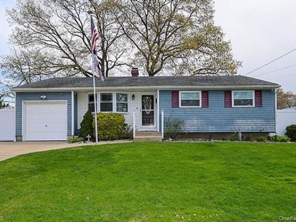 99 Ronkonkoma Boulevard, Centereach, NY 11720