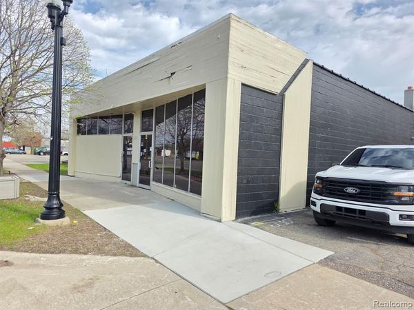 25241 W Warren Street , Dearborn Heights, MI 48127