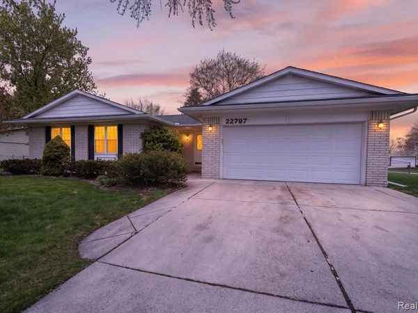 22797 Shadowpine Way, Novi, MI 48375