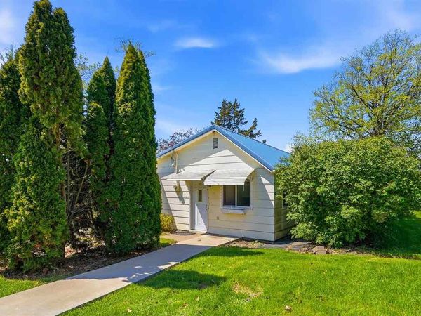 617 6th Street, Wellman, IA 52356