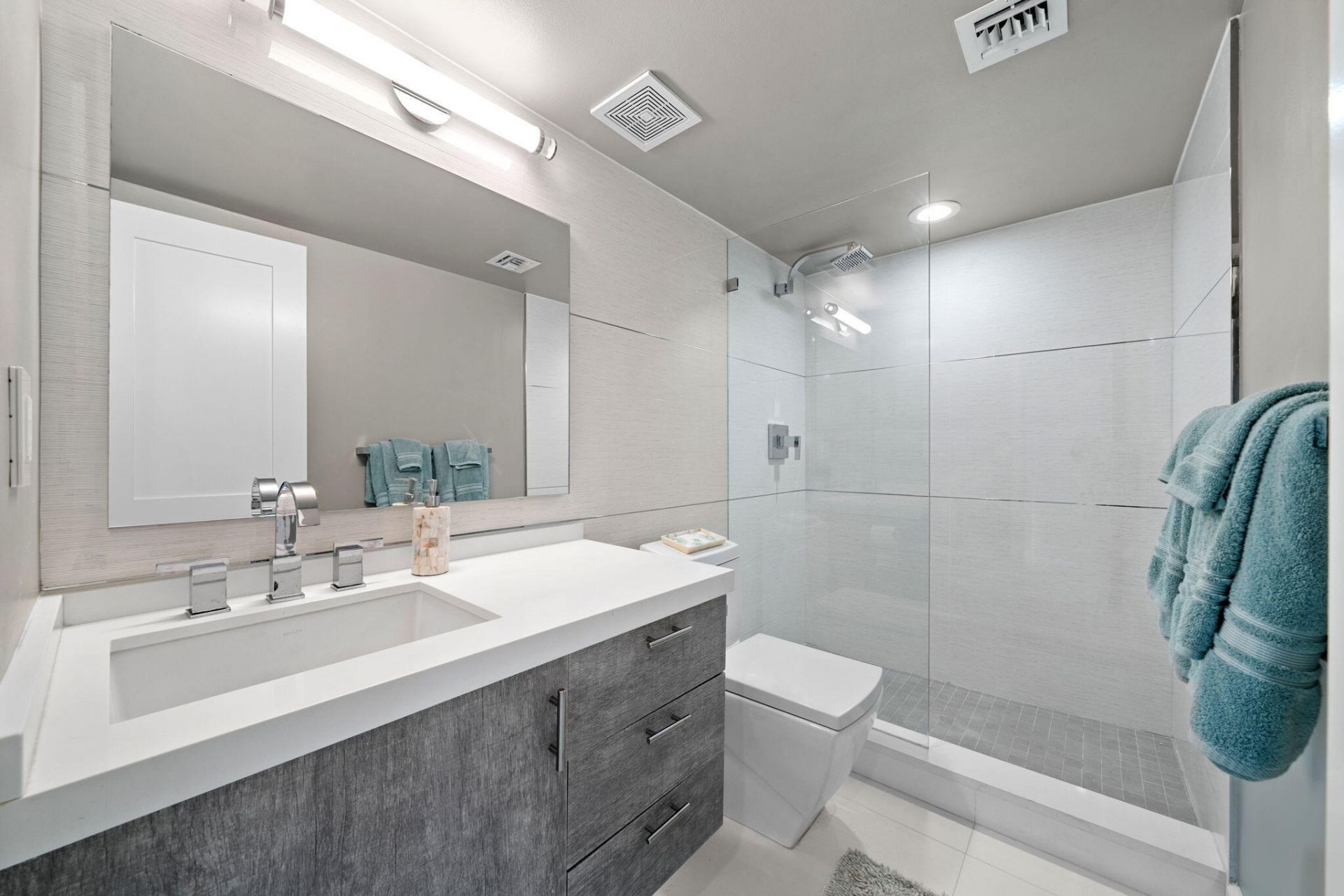 545 S Fort Lauderdale Beach, Unit 701-702, Fort Lauderdale, FL 33316 Photo