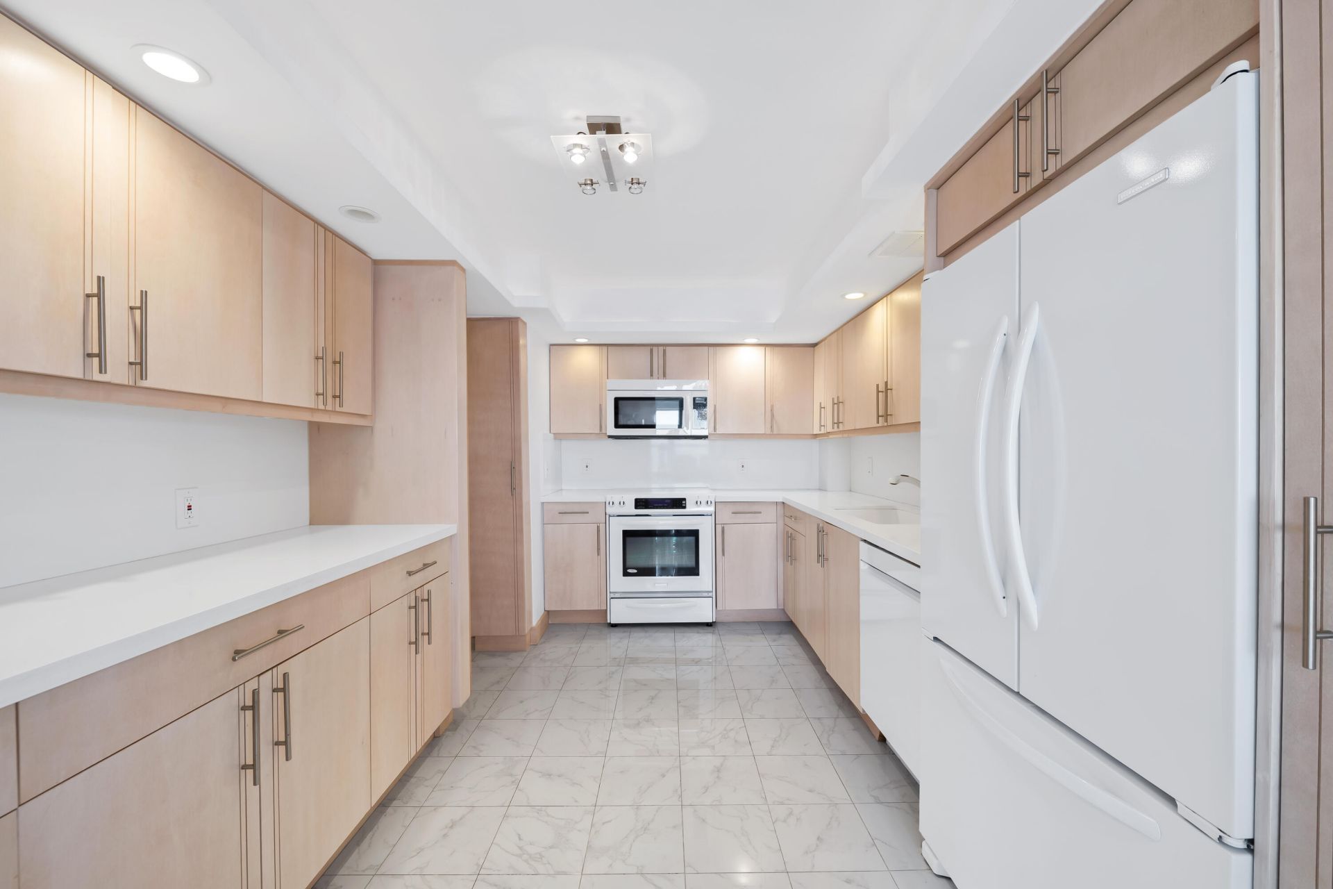 3500 Galt Ocean Drive, Unit 2217, Fort Lauderdale, FL 33308 Photo