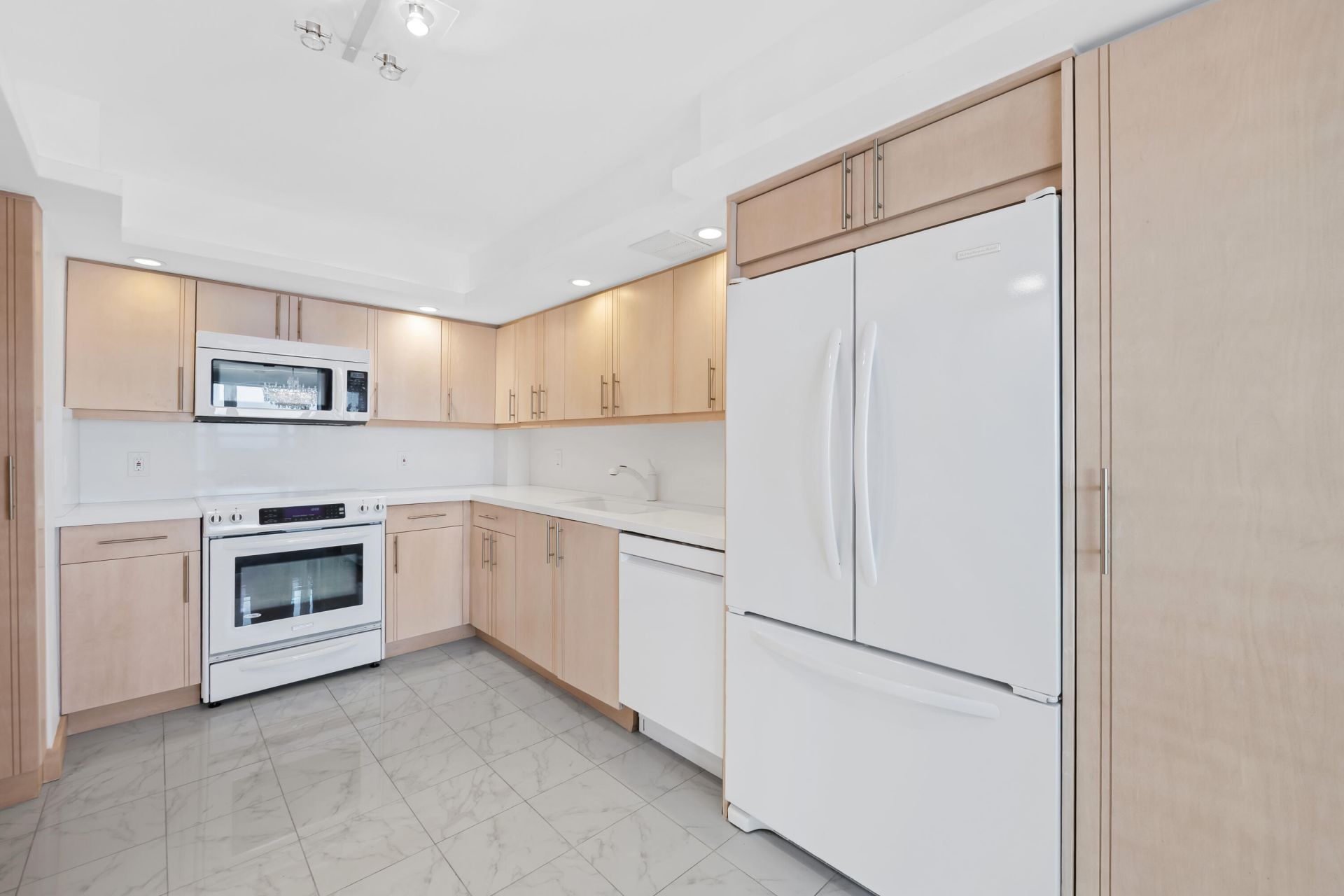 3500 Galt Ocean Drive, Unit 2217, Fort Lauderdale, FL 33308 Photo