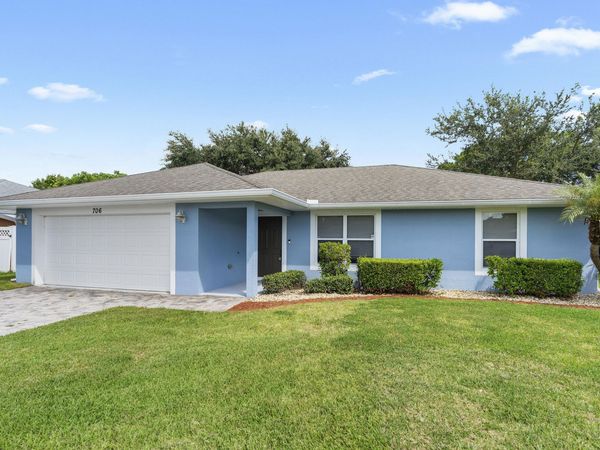706 Osceola Avenue, Fort Pierce, FL 34982