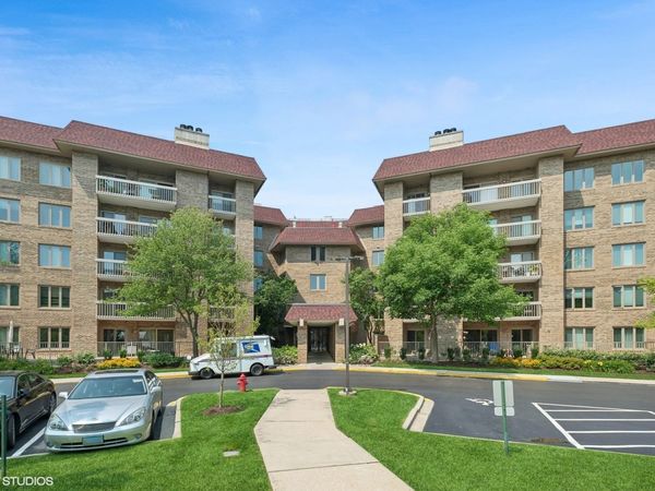 Unit 3A, Northbrook, IL 60062