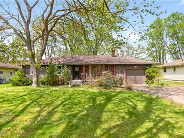 39568 Carol Lane, Elyria, OH 44035