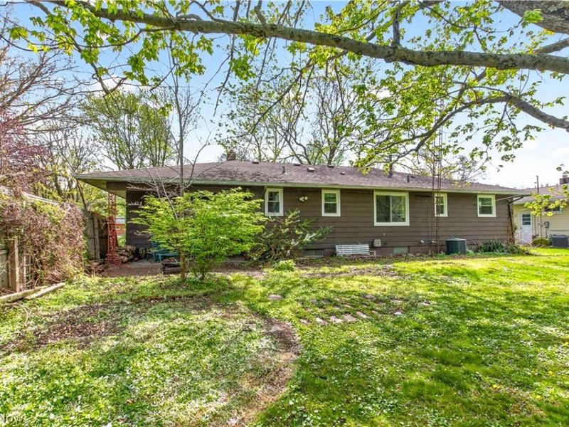 39568 Carol Lane, Elyria, OH 44035 Photo 36