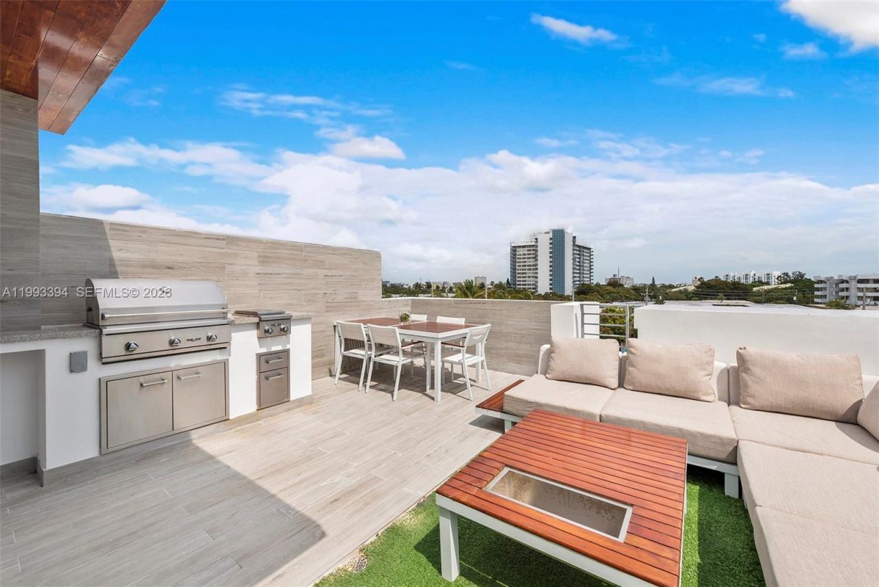 41 N Shore Dr , Miami Beach, FL 33141 Photo