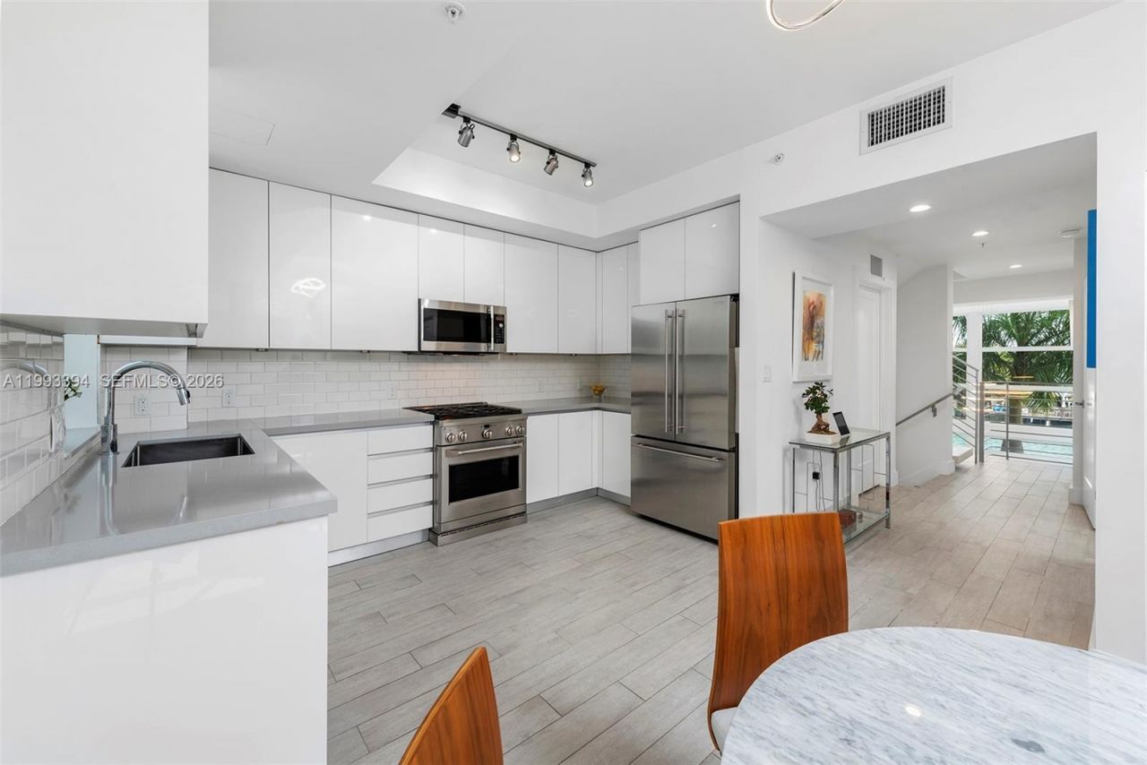 41 N Shore Dr , Miami Beach, FL 33141 Photo
