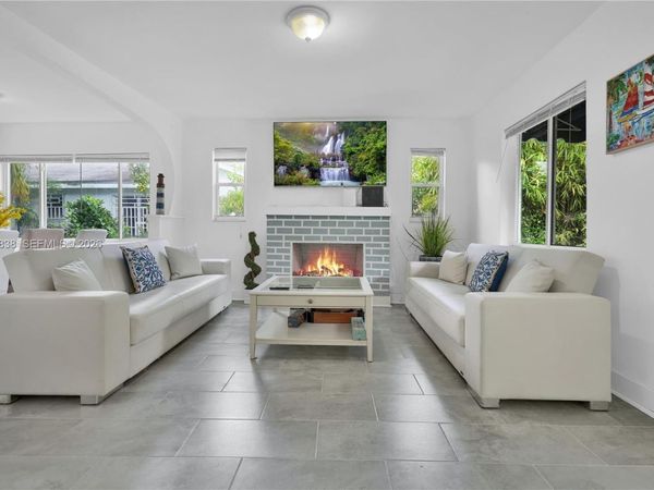 126 NW 33rd St, Miami, FL 33127