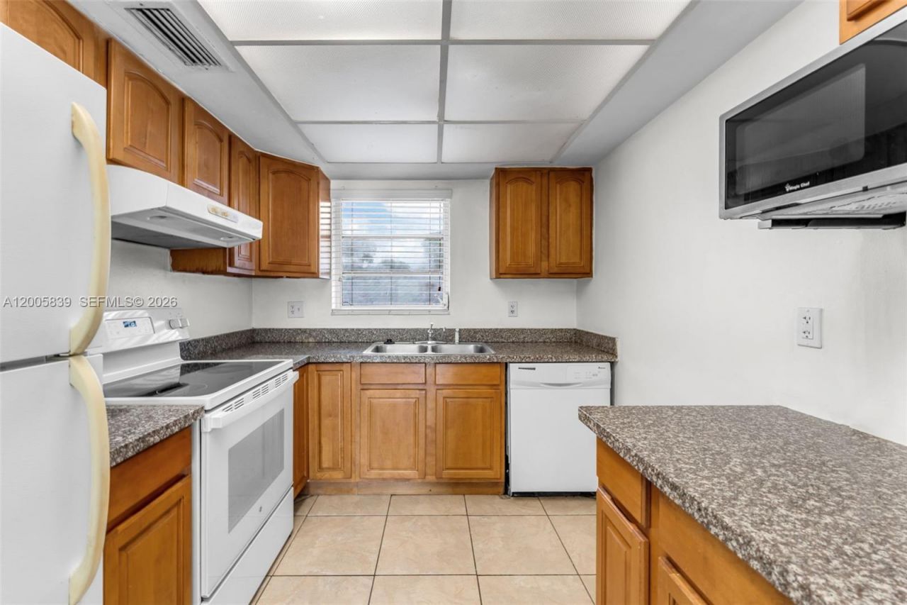 7560 SW 82nd St, Unit G112, Miami, FL 33143 Photo