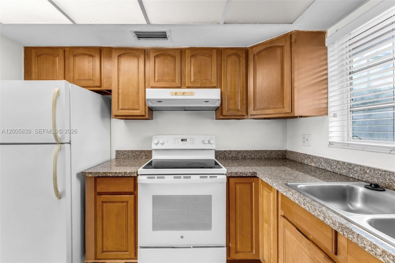 7560 SW 82nd St, Unit G112, Miami, FL 33143 Photo