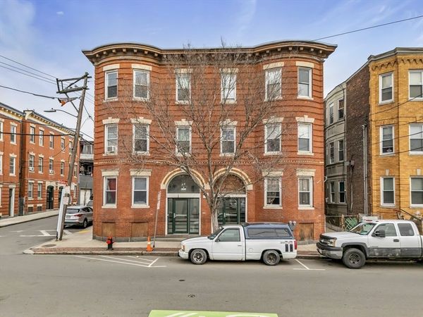 141 Hawthorne St, Chelsea, MA 02150