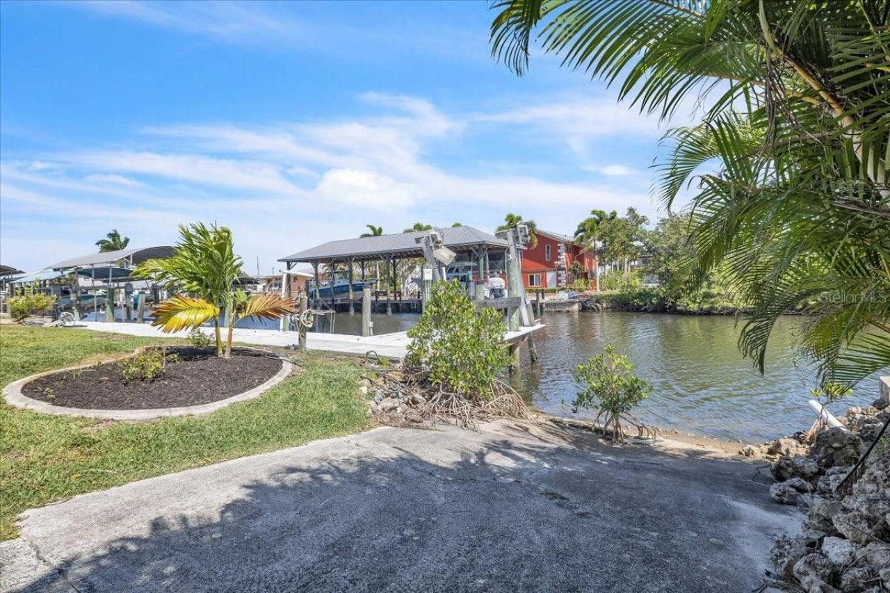 24262 Captain Kidd Boulevard, Punta Gorda, FL 33955 Photo