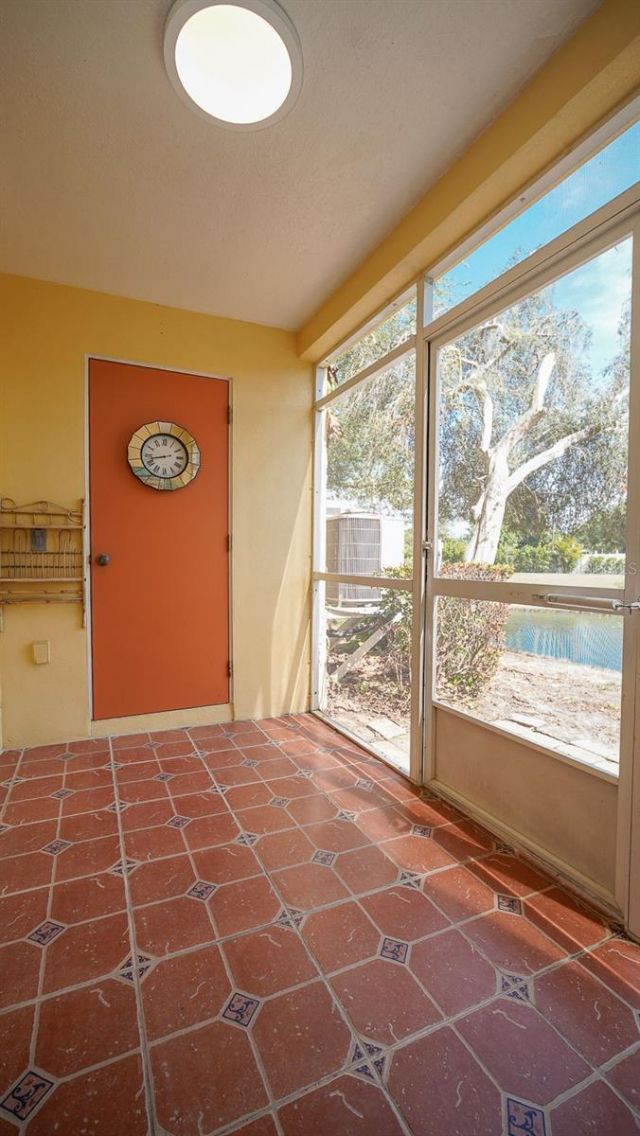 176 Coquina Bay Dr Drive , Saint Petersburg, FL 33705 Photo