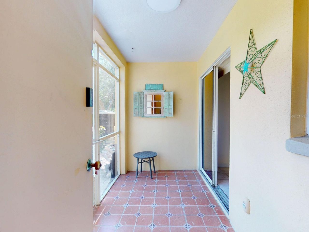 176 Coquina Bay Dr Drive , Saint Petersburg, FL 33705 Photo