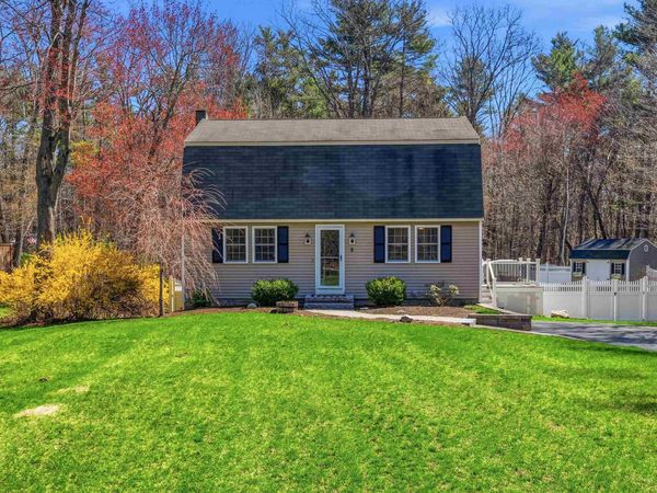 5 Imperial Drive, Londonderry, NH 03053