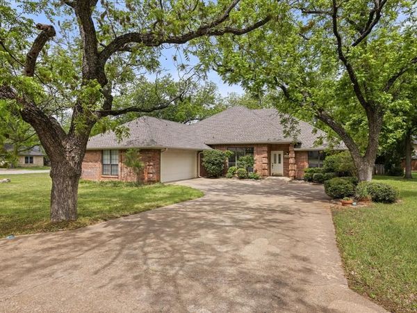 6023 Melrose Circle , Granbury, TX 76049