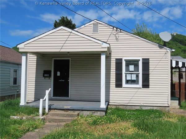 9104 Maryland Avenue, Marmet, WV 25315