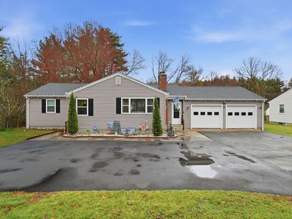 569 Cooley St, Springfield, MA 01128