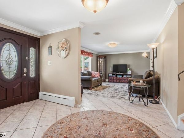 11 Briar Hills Cir, Springfield, NJ 07081