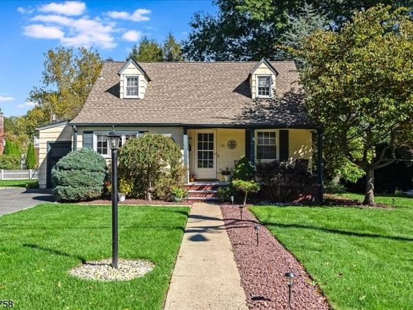 20 Remington Rd, Fair Lawn, NJ 07410