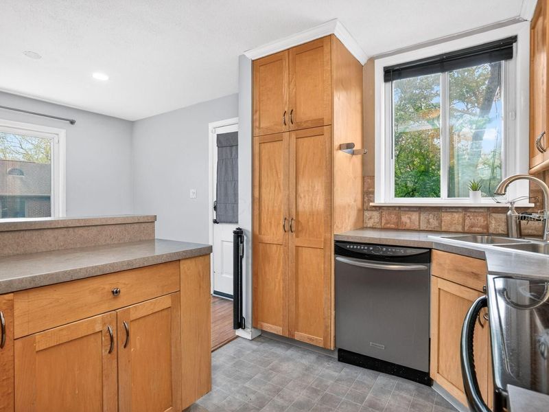 4065 Indianola Avenue, Unit 2A, Columbus, OH 43214 Photo 16