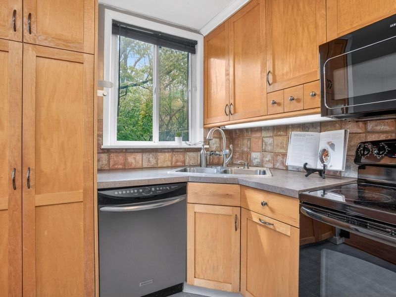 4065 Indianola Avenue, Unit 2A, Columbus, OH 43214 Photo 18