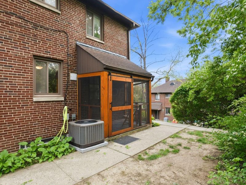 4065 Indianola Avenue, Unit 2A, Columbus, OH 43214 Photo 7